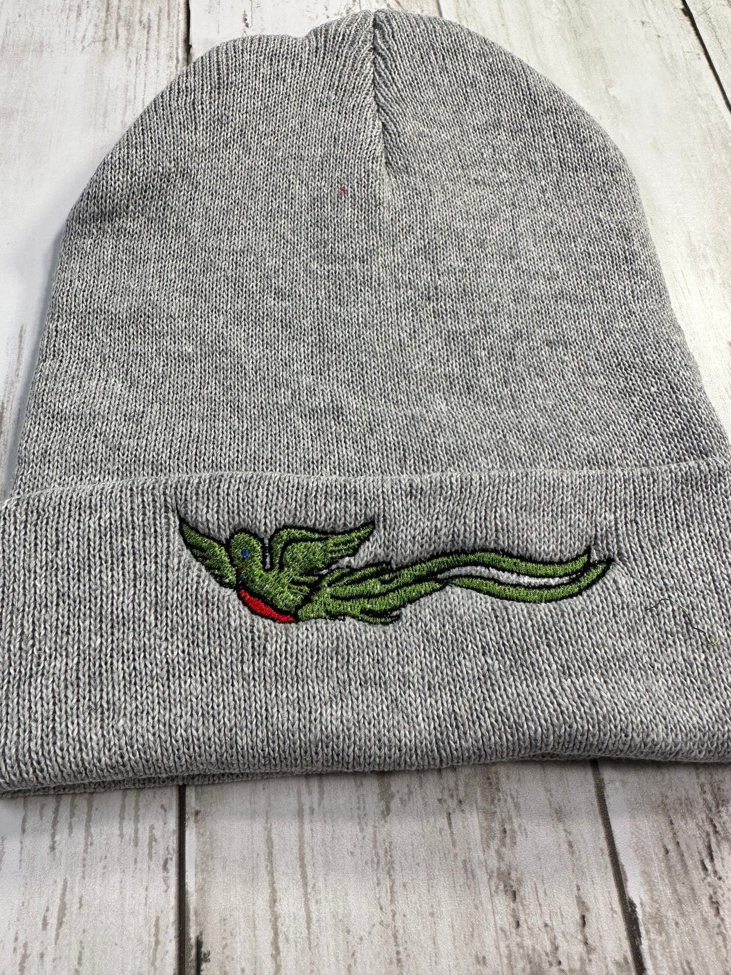 El QUETZAL EMBROIDERY GRAY BEANIE